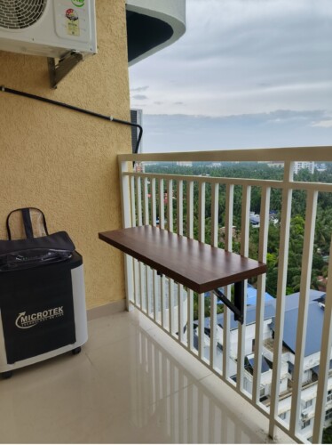 Balcony with a small counter top