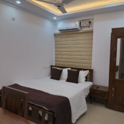 AC Bed room with Queen Bed